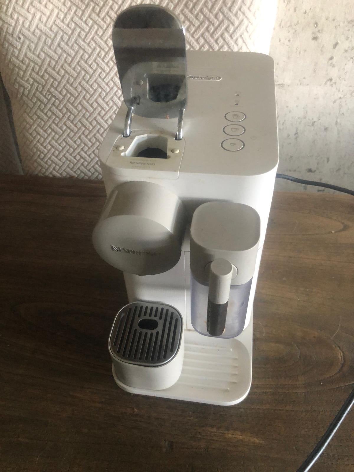 De'Longhi Nespresso Lattissima One Wit - Koffiezetapparaat, Witgoed en Apparatuur, Koffiezetapparaten, Koffiemachine, Ophalen of Verzenden