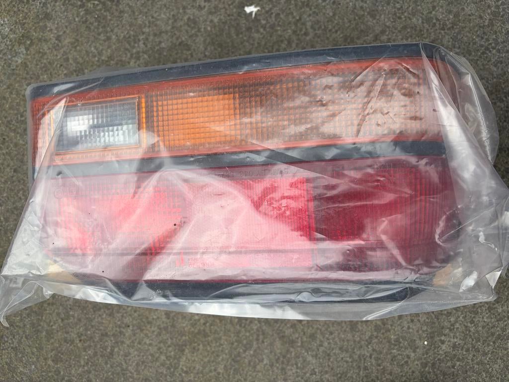 Nieuw achterlicht Mazda 323 - Onderdeelnummer: 8BBB-51-160B, Ophalen of Verzenden, Nieuw, Mazda