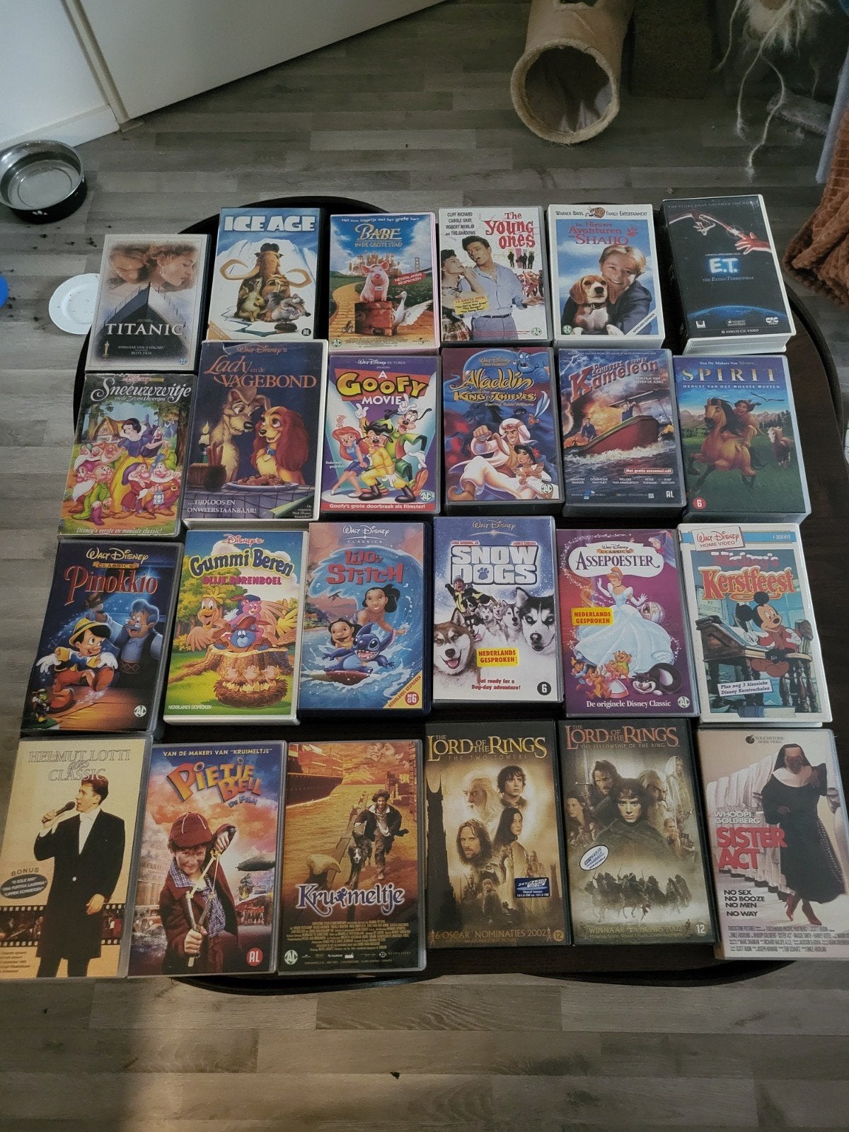 Grote collectie van 24 VHS banden - Diverse films, Nederlands ondertiteld, Gebruikt, Alle leeftijden, Overige genres