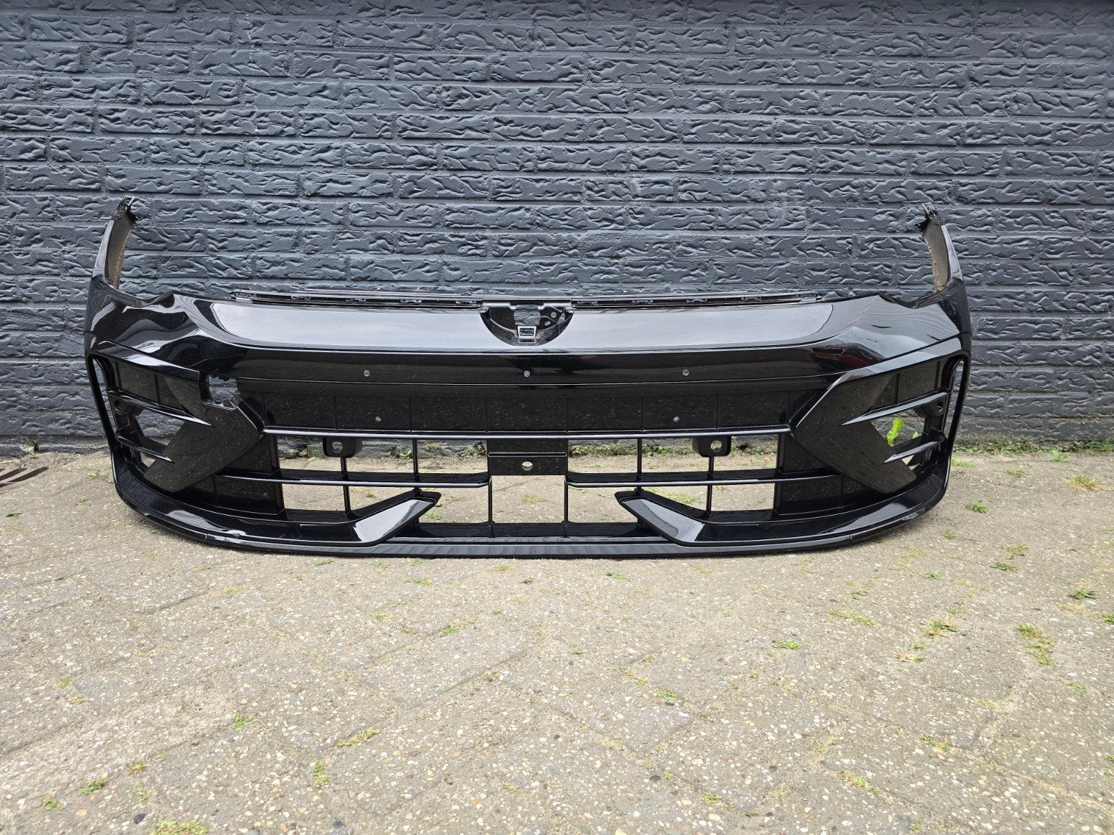 Voorbumper 4x pdc VW Golf 8 R R20 facelift bj 2024-heden, Auto-onderdelen, Carrosserie en Plaatwerk, Gebruikt, Wolfsburg, Ophalen of Verzenden
