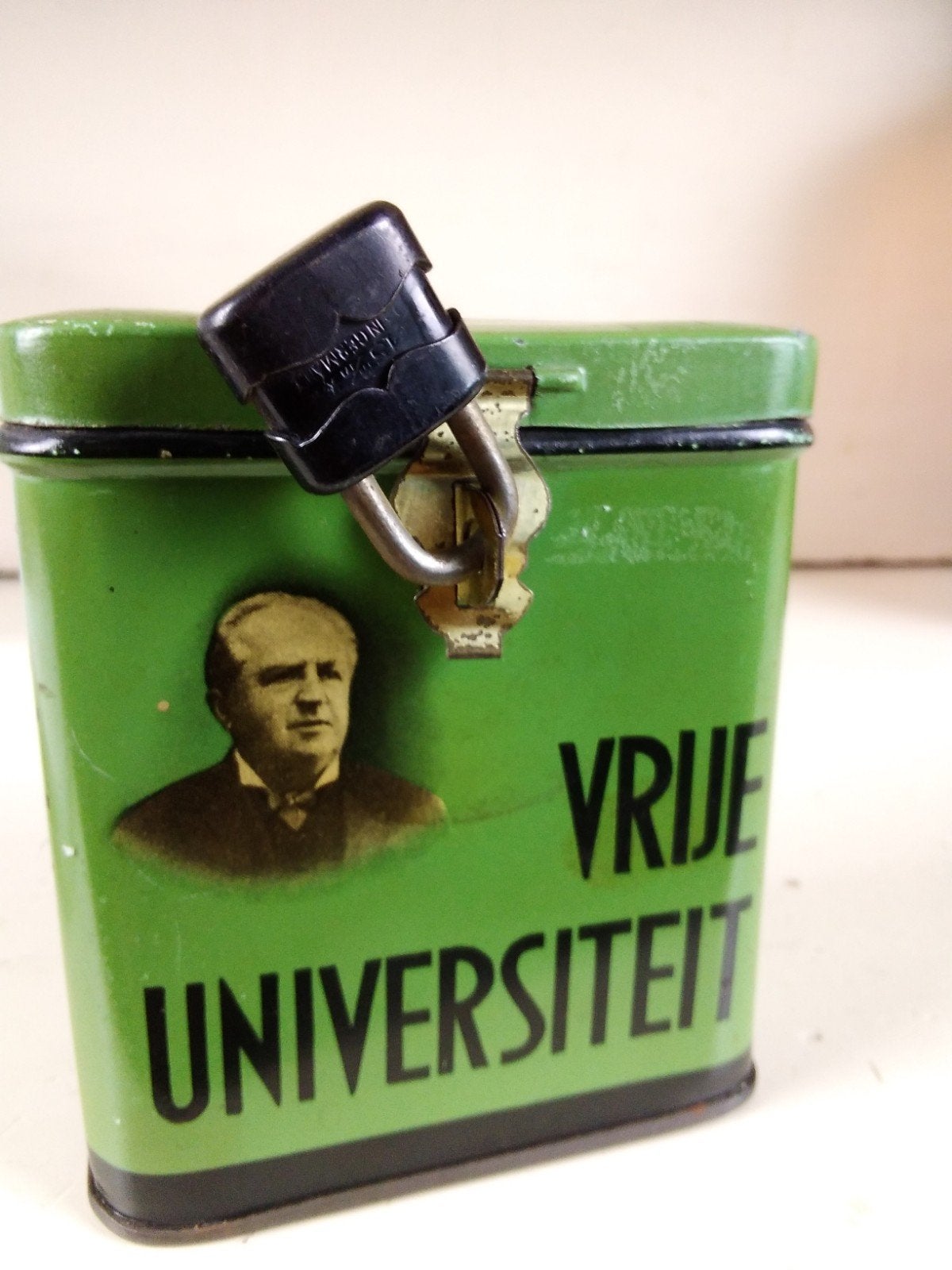 Vintage Spaarpot VU Medische Faculteit - Groen Metaal, Verzamelen, Ophalen of Verzenden