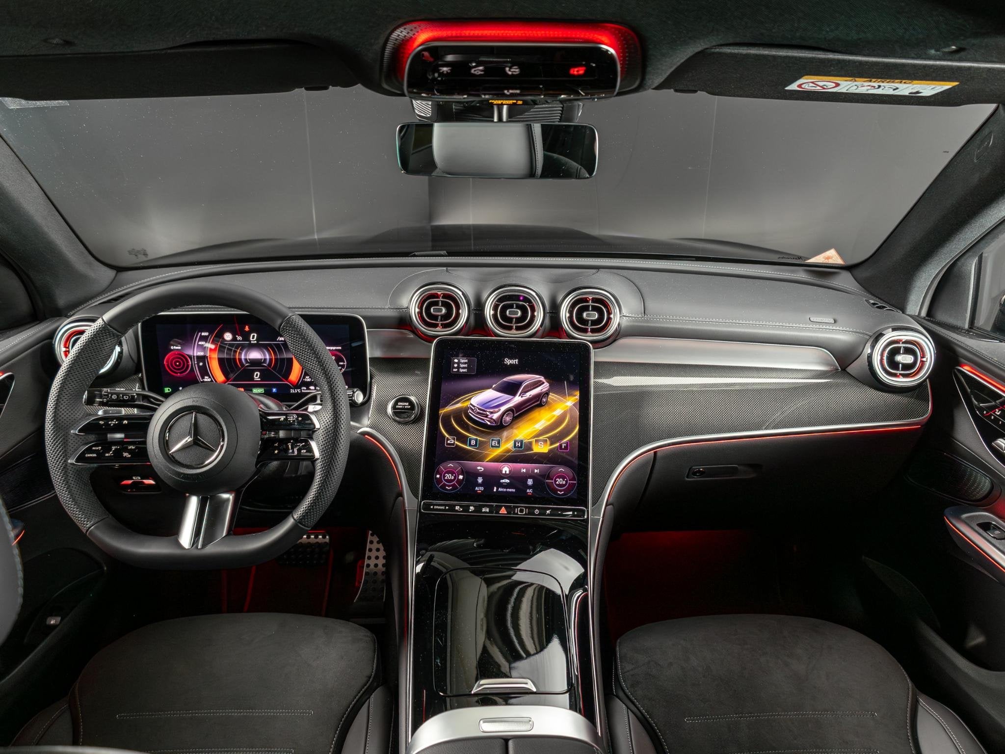 Mercedes-Benz GLC 300e 4MATIC Sport Edition Premium | Panora, Auto's, Automaat, 4 cilinders, 167 km/l, Zwart