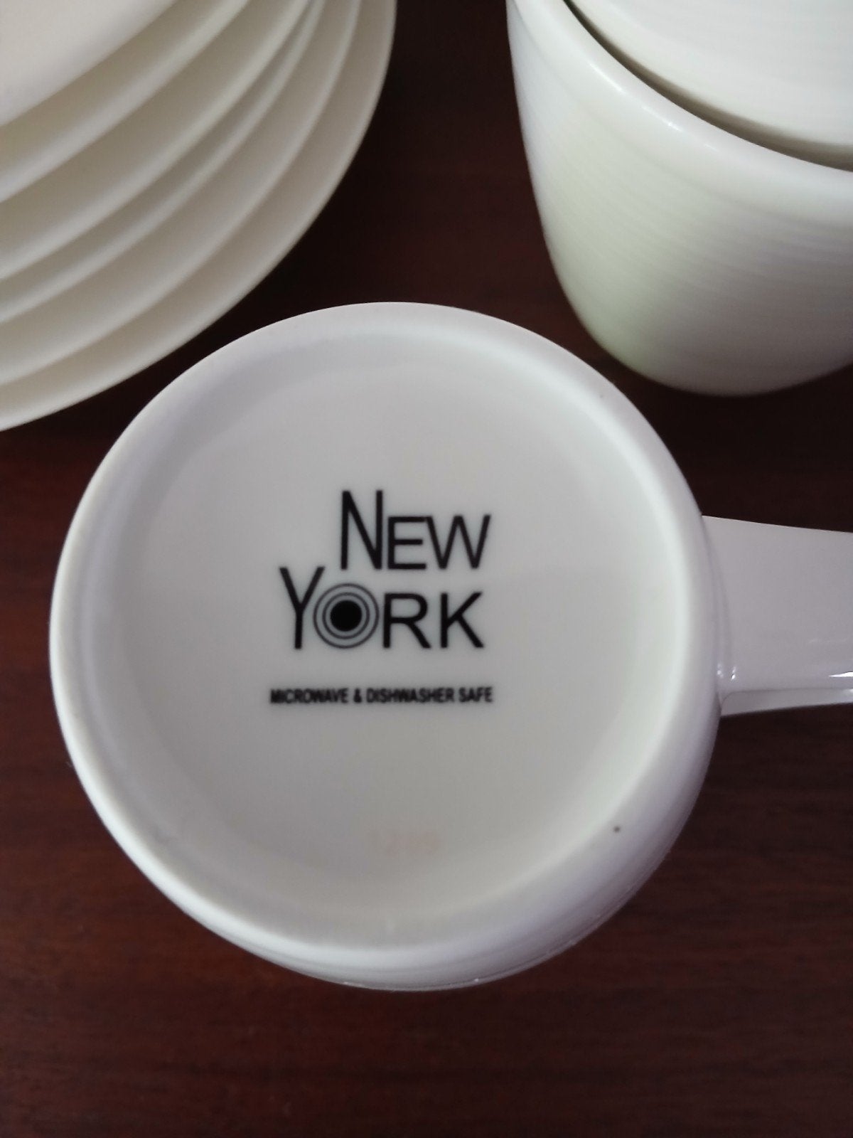 NEW York  6 kop+ schotels izgs geen beschadigingen, Huis en Inrichting, Ophalen, Zo goed als nieuw, Overige stijlen, Kop(pen) en/of Schotel(s)