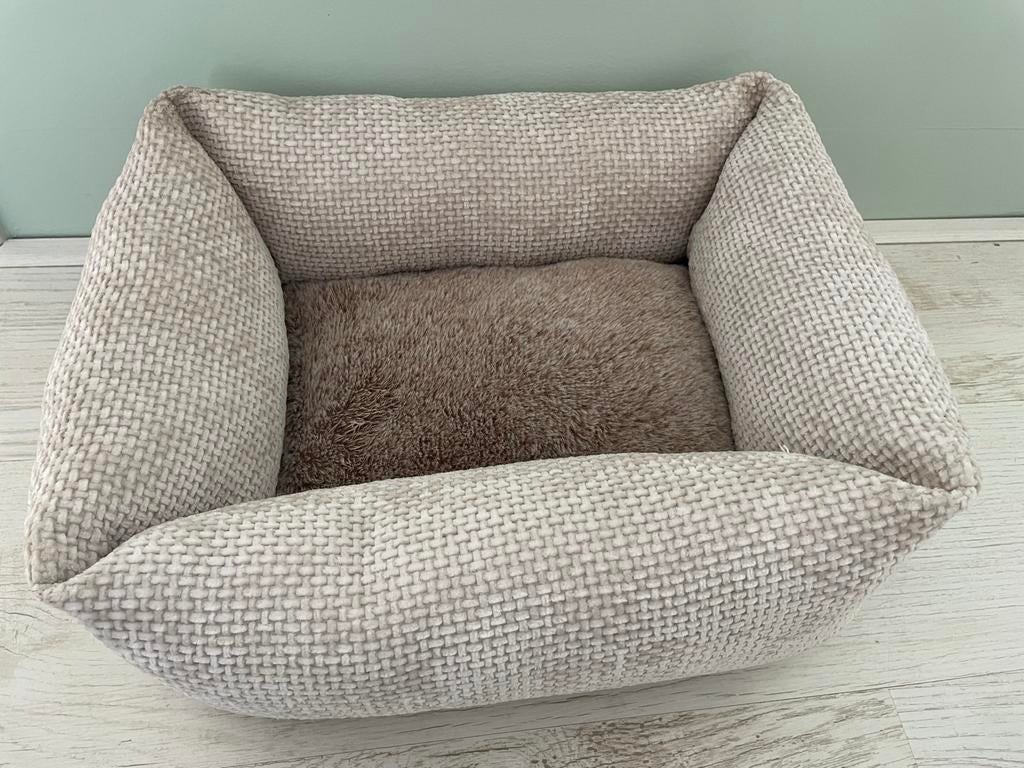 Mooie luxe hondenmand  XS 48 x 40, Ophalen of Verzenden, Zo goed als nieuw, Riet