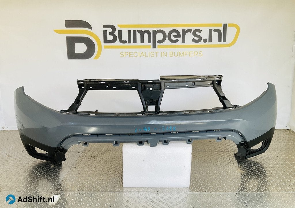 Bumper Dacia Duster 6xpdc 17-20 620221776R Voorbumper 1-G3-1, Auto-onderdelen, Bumper