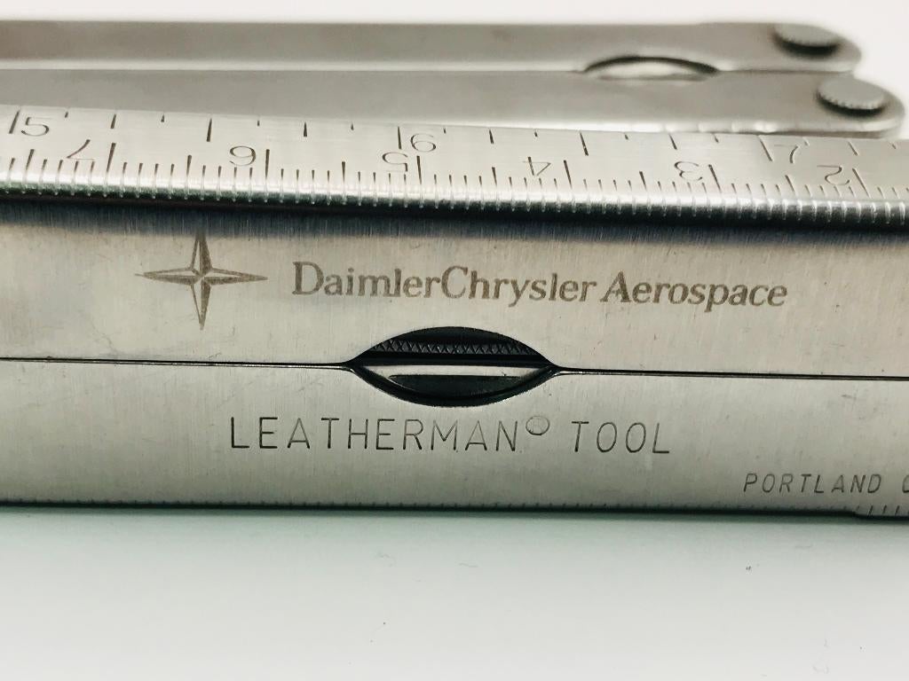 2x LEATHERMAN Multitool DAIMLER Chrysler & Marlboro, Caravans en Kamperen, Kampeergereedschap, Gebruikt, Verzenden, Maarten@Mrmultitool.com