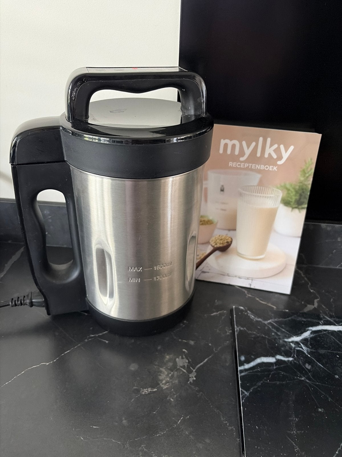 Mylky Notenmelkmaker - Zo goed als nieuw met receptenboek, 1 tot 2 liter, Ophalen of Verzenden, Zo goed als nieuw