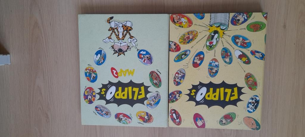 Twee Flippo mappen compleet., Verzamelen, Flippo's, Ophalen of Verzenden, Kerstflippo's