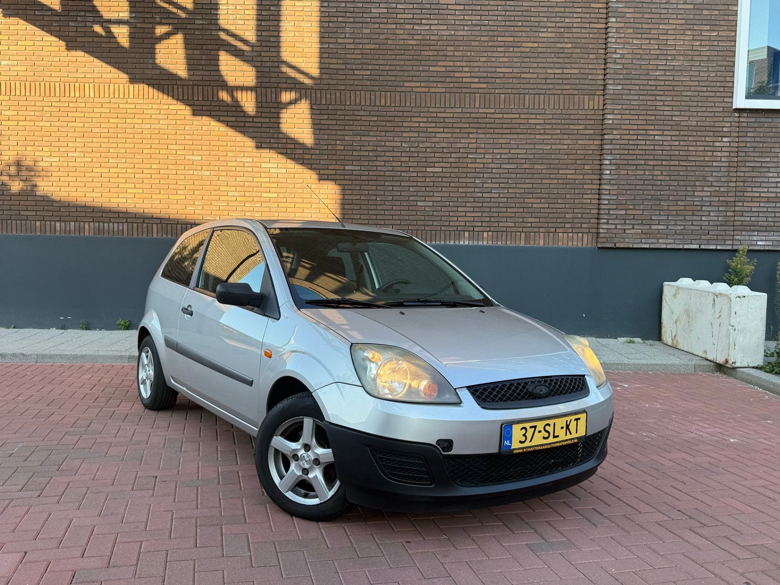 Ford Fiësta 1.3 8V 3DR 2006 Grijs, Auto's, 1299 cc, 40 €/maand, 4 cilinders, Origineel Nederlands