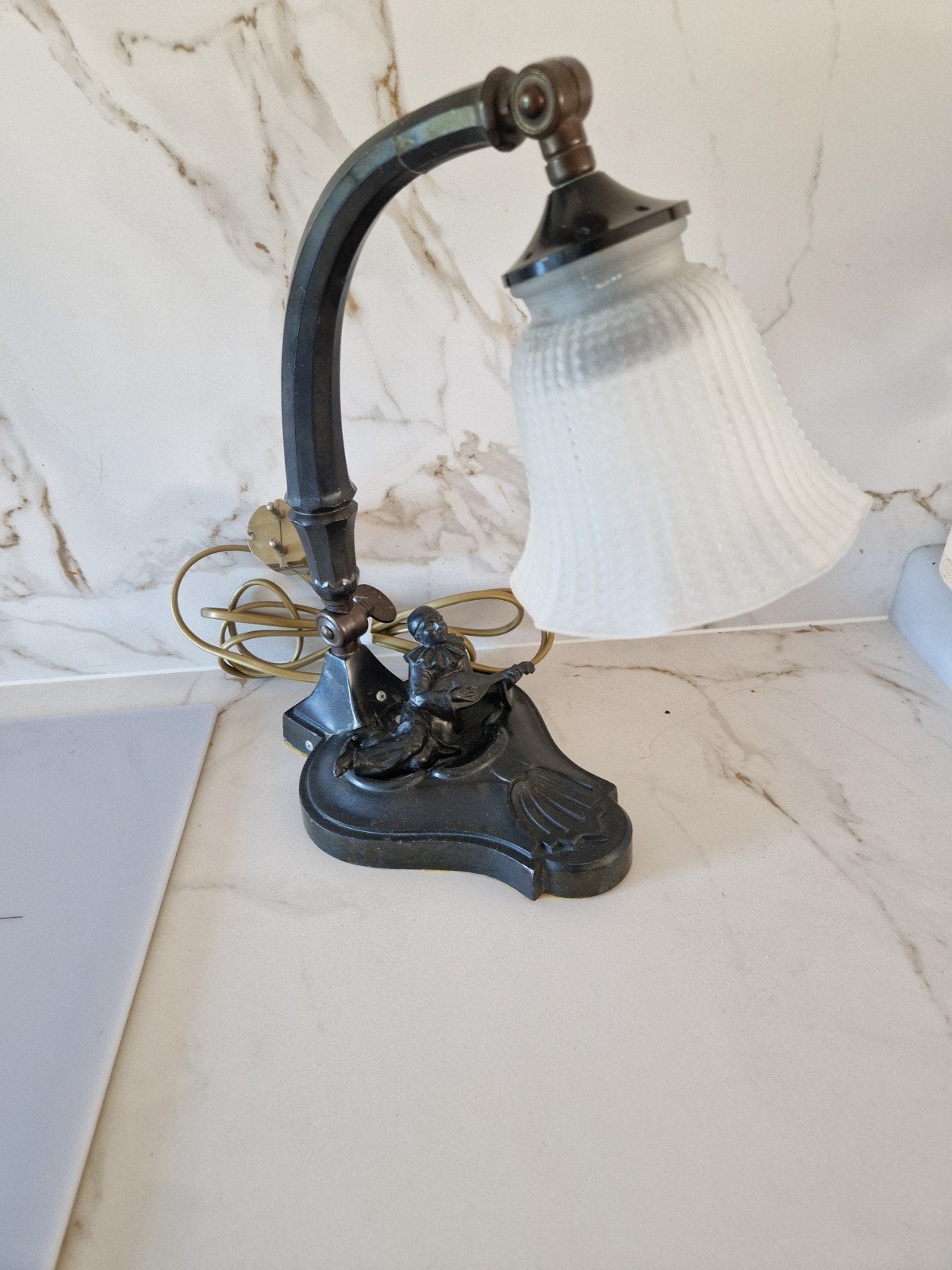 Art Nouveau Zwanenhals Notarislamp met Pierrot, Ophalen