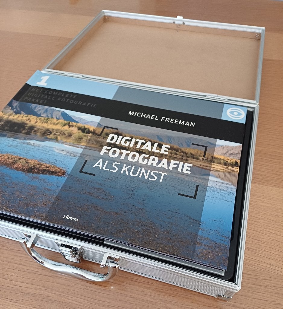 2+1 GRATIS Luxe koffer met 5 boeken over digitale fotografie, Fotografie algemeen, Ophalen of Verzenden, Zo goed als nieuw, Michael Freeman