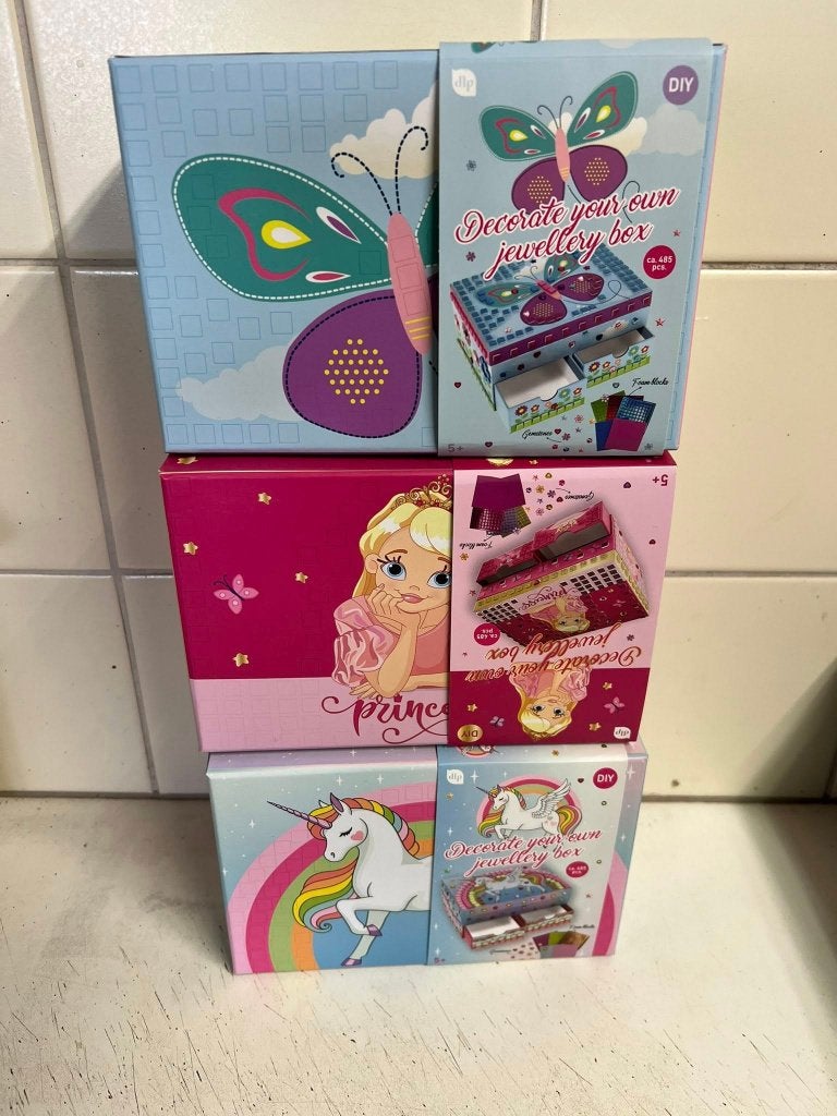 DIY  JUWELENDOOSJE  nu € 1,50, ...., Nieuw, Ophalen of Verzenden, ...