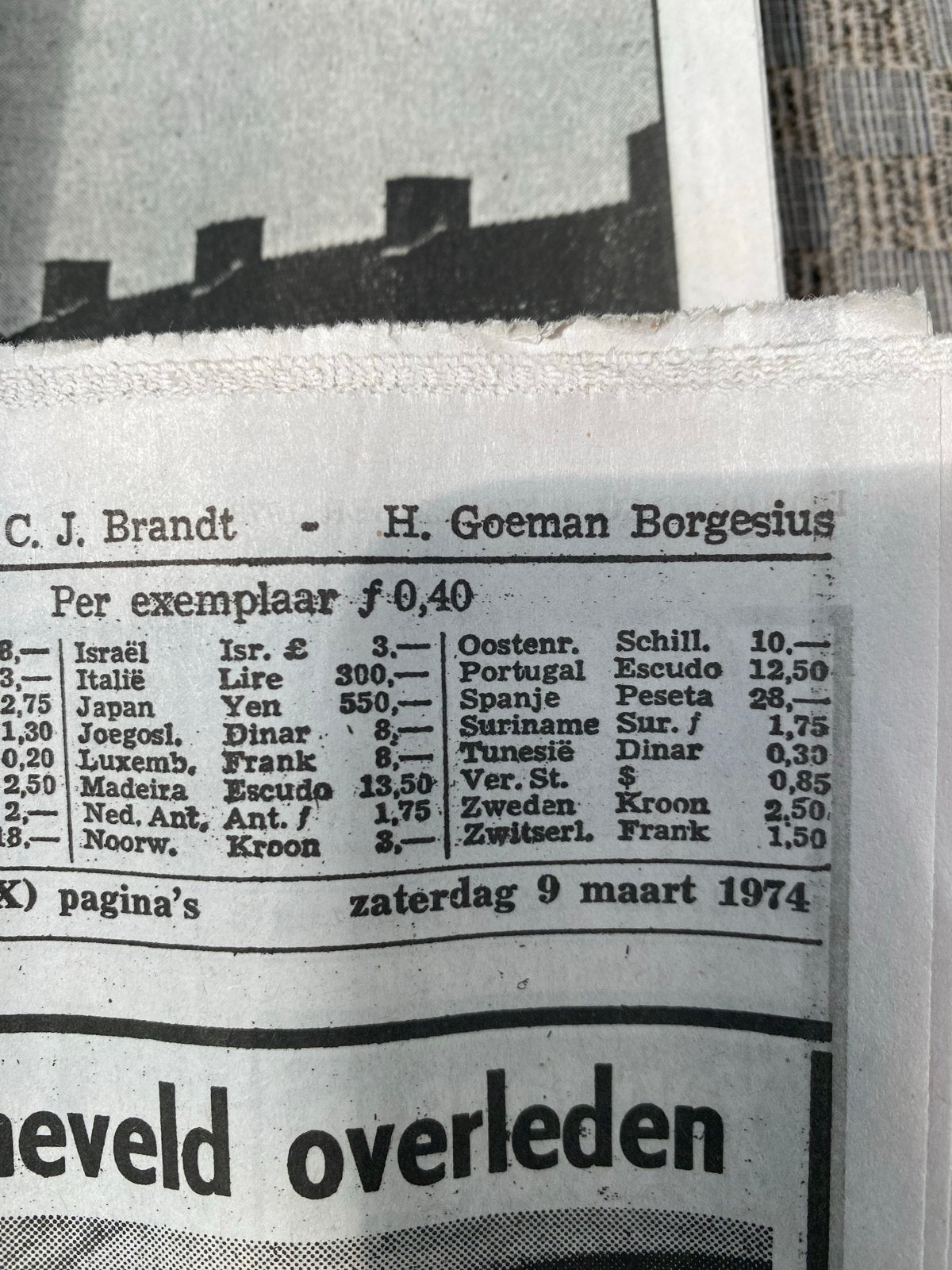 De Telegraaf kranten uit 1953 en 1974 met blik, Boeken, Tijdschriften en Kranten, Ophalen of Verzenden, Gelezen, Krant