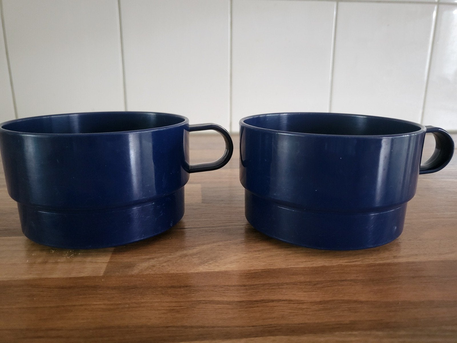 2x Donkerblauwe Kunststof Mokken - Stapelbaar, Ophalen