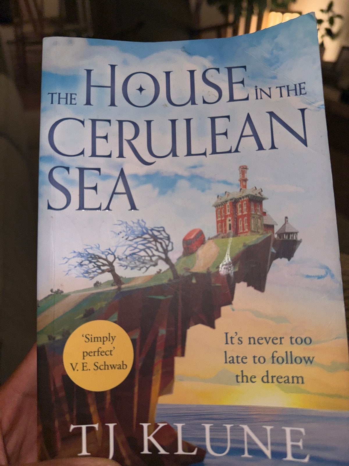 The House in the Cerulean Sea - TJ Klune, Ophalen of Verzenden, Zo goed als nieuw