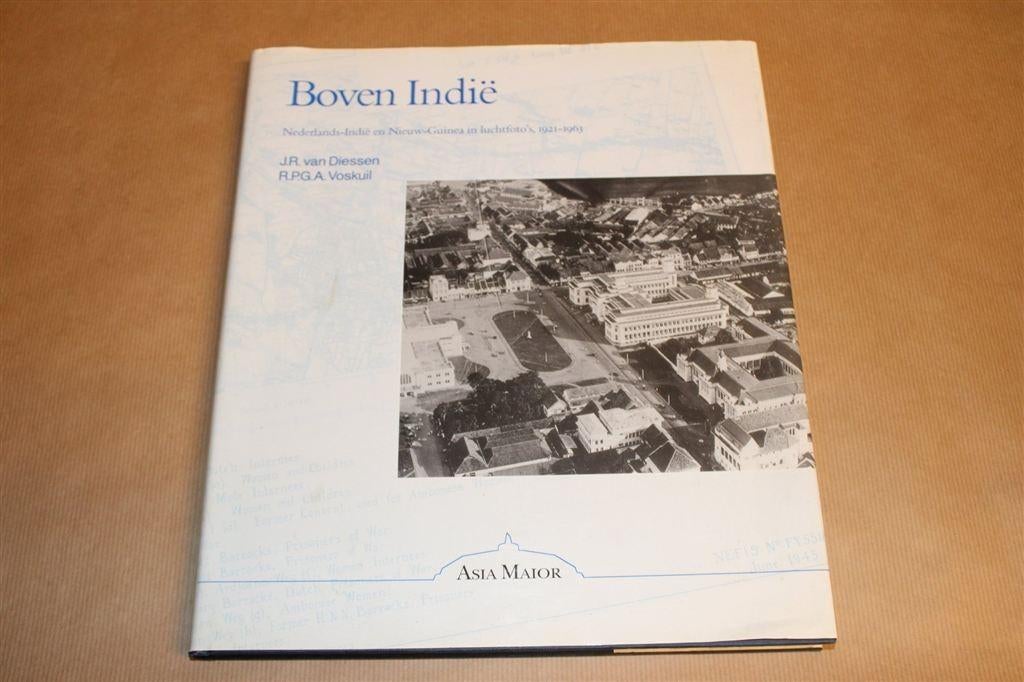 Boven Indië — Luchtfoto’s van Nederlands-Indië, Ophalen of Verzenden, Zo goed als nieuw