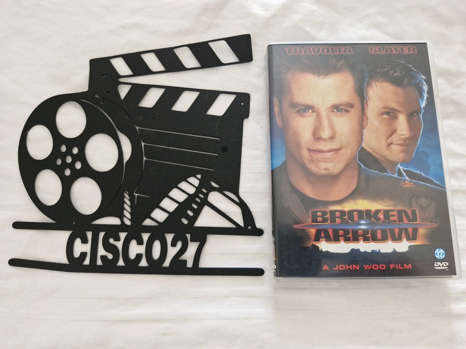 Broken Arrow, Engels, Ophalen of Verzenden, Zo goed als nieuw, Extra's