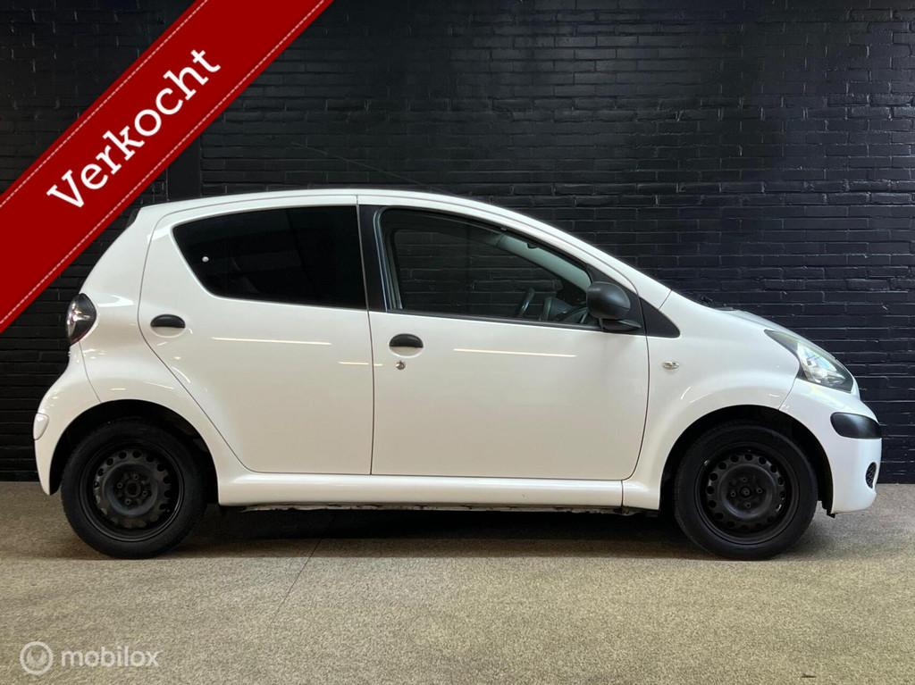 Toyota Aygo 1.0-12V Now | AC | 5DR |, Voorwielaandrijving, Euro 5, Gebruikt, 4 stoelen