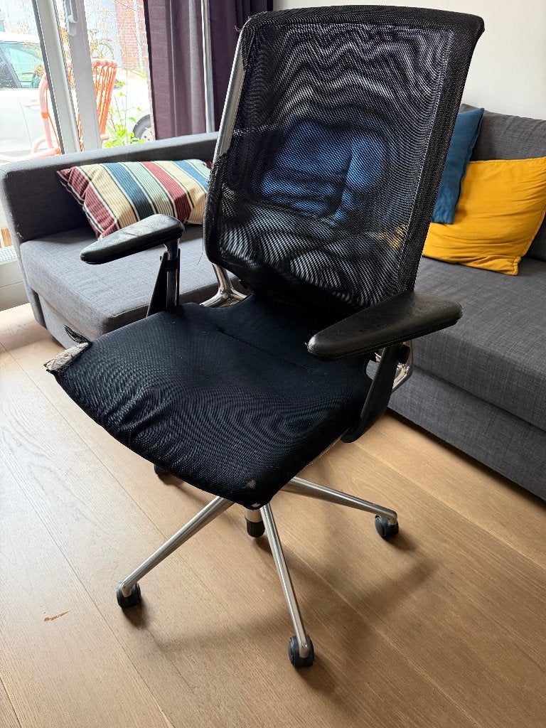 Vitra bureaustoel, Huis en Inrichting, Bureaustoelen, Ophalen, Gebruikt, Zwart, Bureaustoel