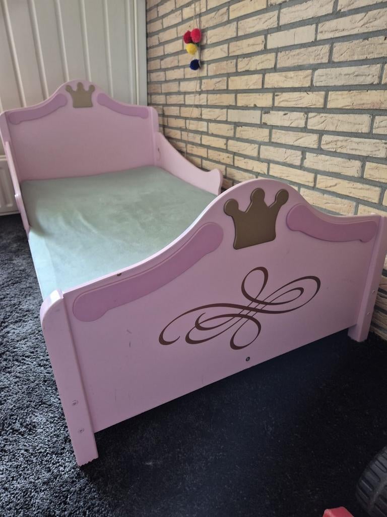 Prinsessenbed voor meisjes - Roze kinderbed met kroon, Kinderen en Baby's, Gebruikt, 70 tot 85 cm, 140 tot 160 cm, Ophalen