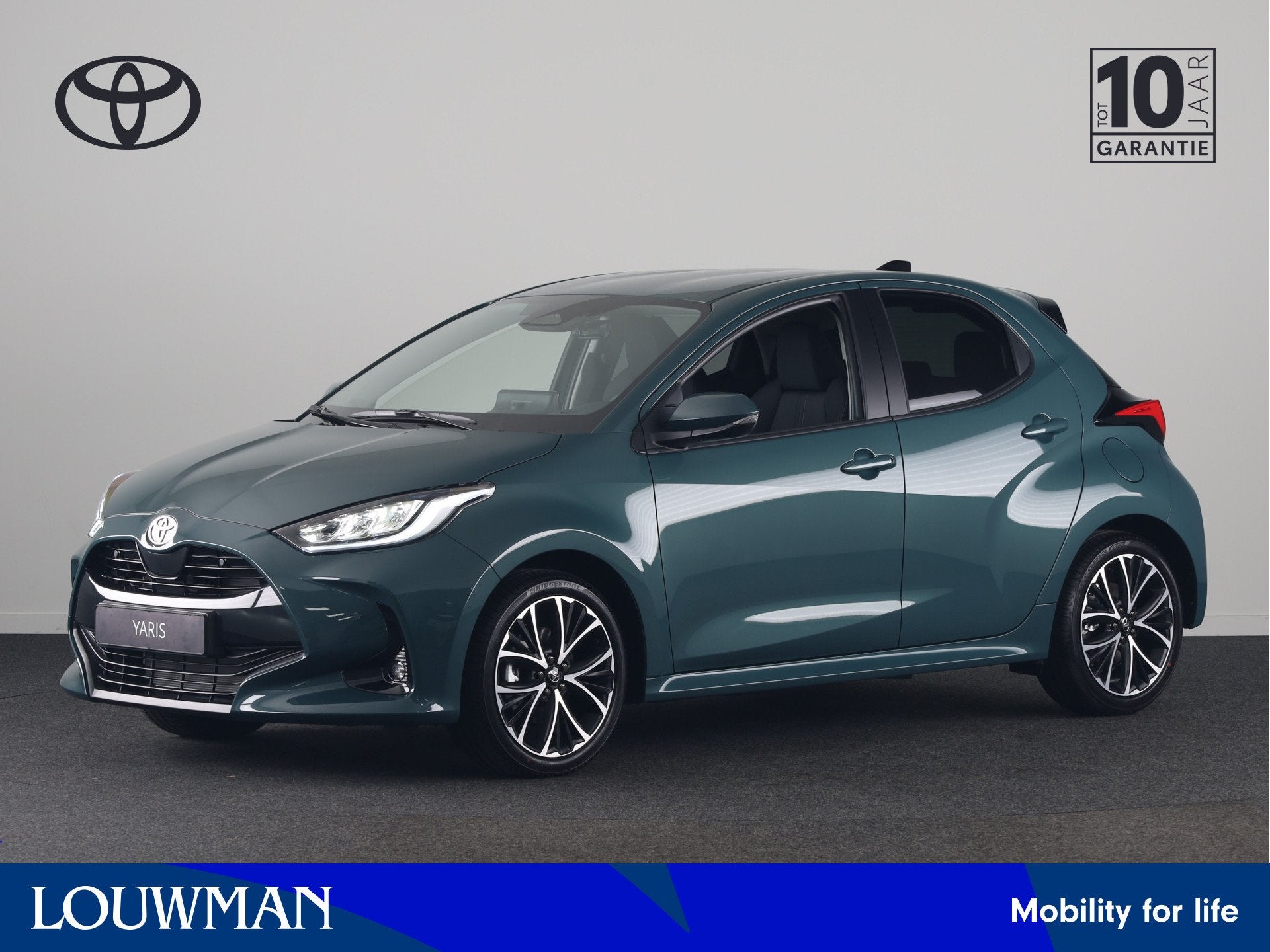 Toyota Yaris 1.5 Hybrid 115 Dynamic *NIEUW* | Direct leverba, Auto's, Stof, Zwart, 116 pk, 1490 cc