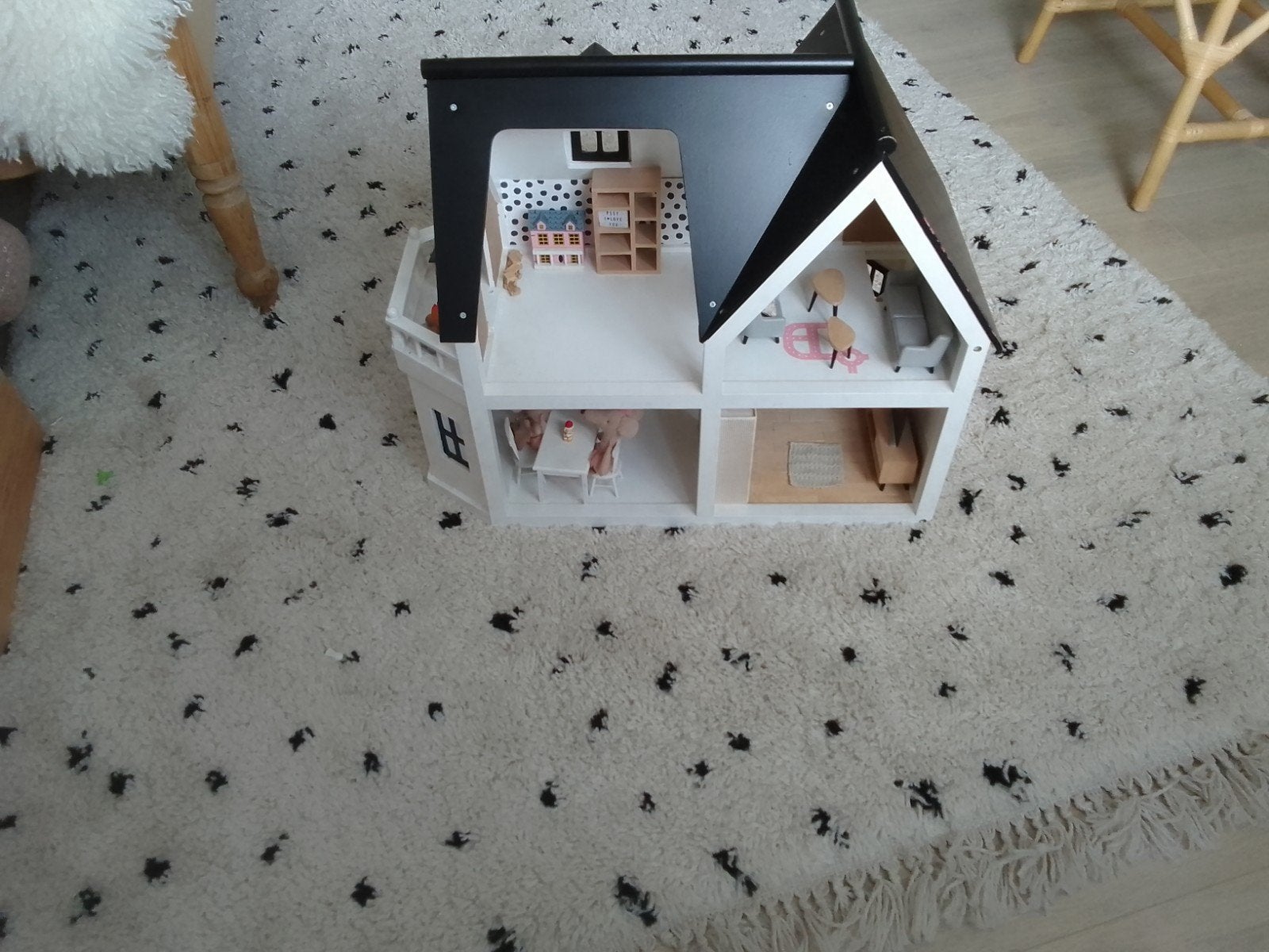 Prachtig poppenhuis met meubels en accessoires zonder muizen, Ophalen of Verzenden