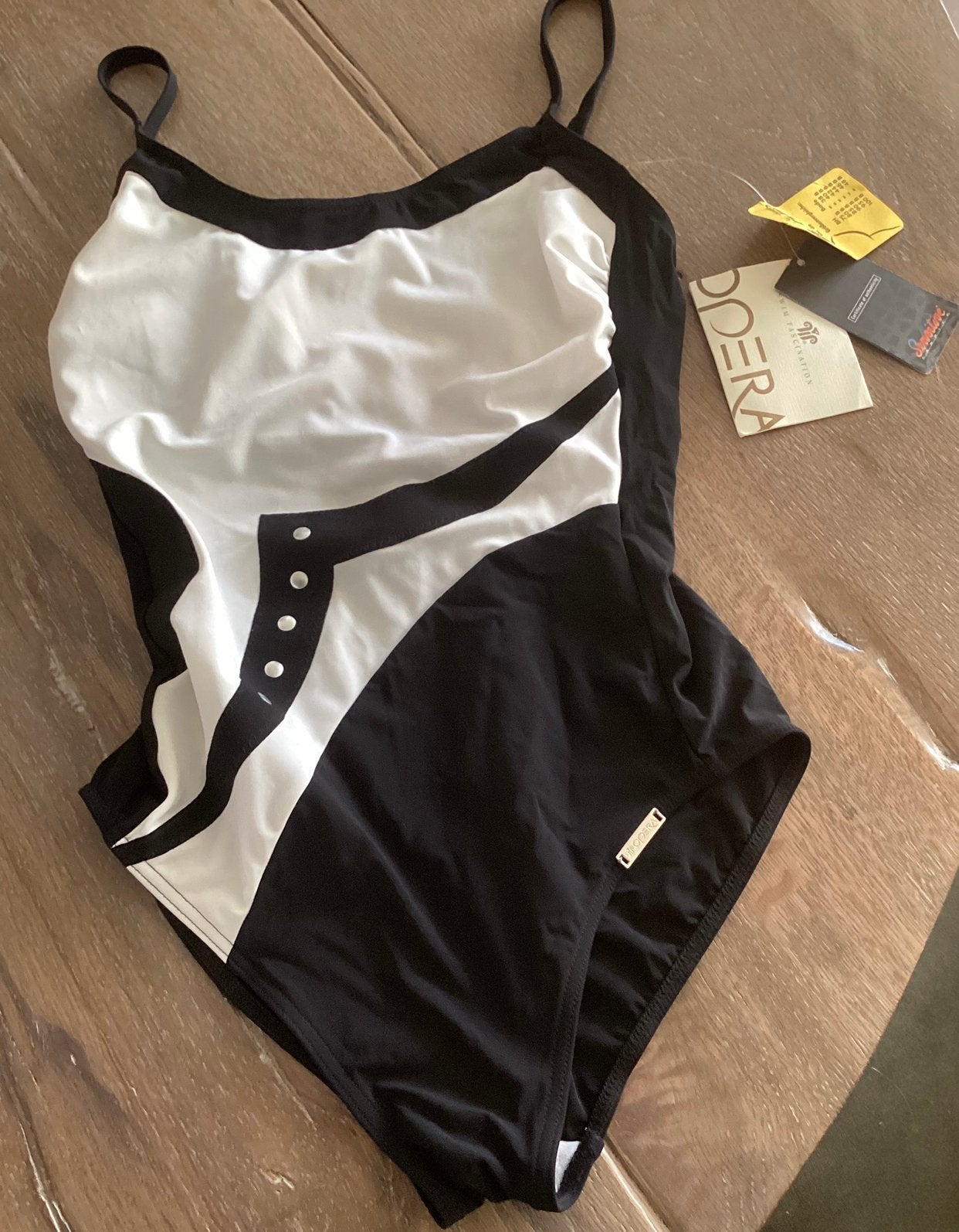 NIEUW BADPAK,MERK OPERA,MAAT 40, nieuw €89,95, nu €44,95!!, Ophalen of Verzenden, Zo goed als nieuw, Overige kleuren, Badpak