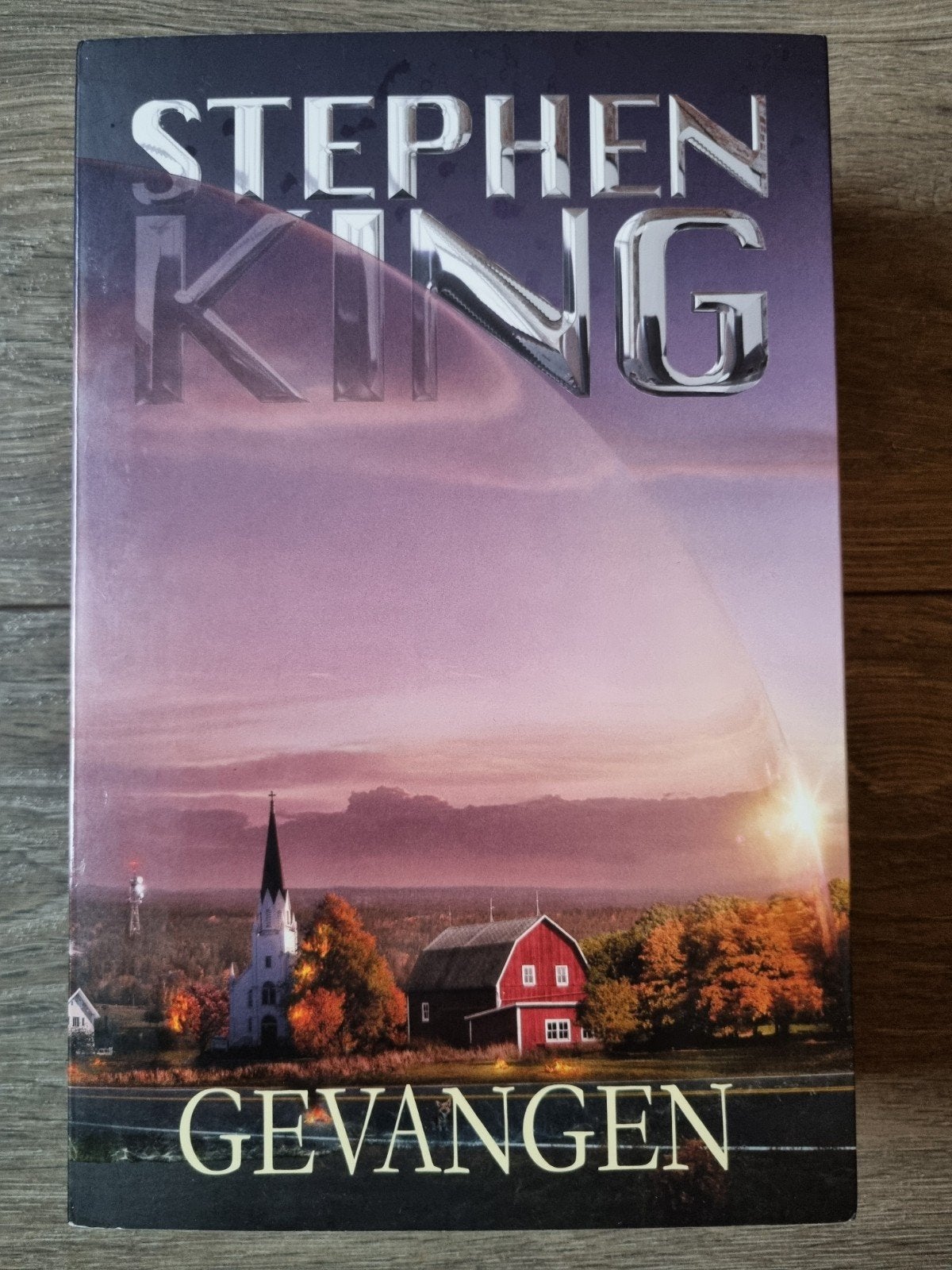 Boek : Gevangen / Under the Dome -- Stephen King, Boeken, Ophalen of Verzenden, Zo goed als nieuw, Stephen King