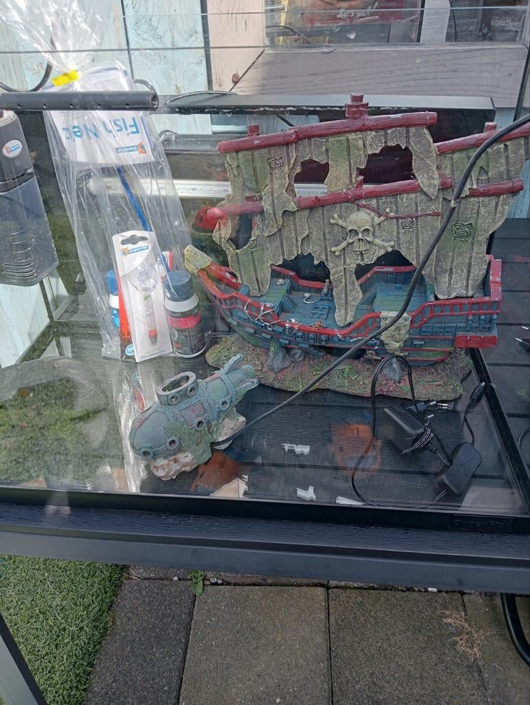 Super fish aquarium 70 liter. Met pomp,boot,verwarming,, Dieren en Toebehoren, Vissen | Aquaria en Toebehoren, Ophalen, Zo goed als nieuw
