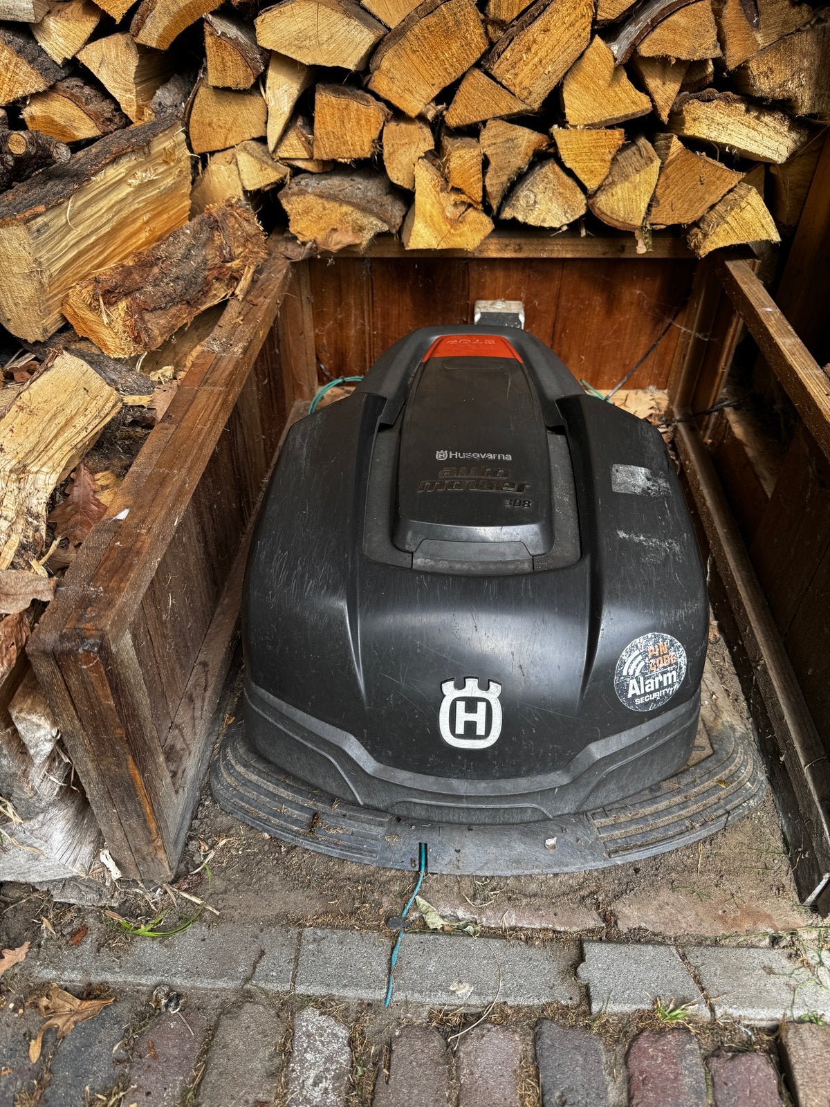 Husqvarna Automower 308 met wifi module, Gebruikt, Bestuurbaar via app, Ophalen of Verzenden, Minder dan 20 cm