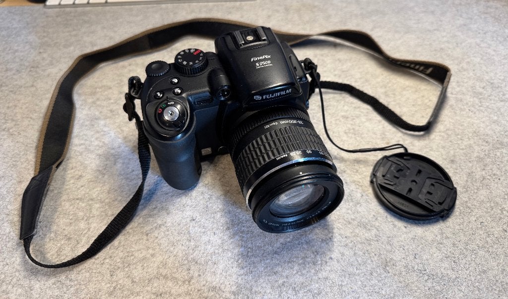 Fujifilm FinePix S9500 Digital Camera - Goede staat