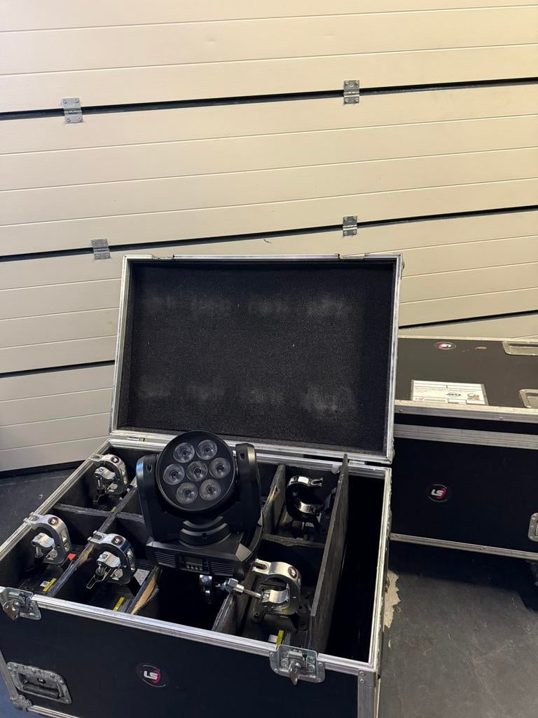 16x ADJ Inno Color Beam Quad 7 movingheads incl Flightcases, Ophalen, Gebruikt, Licht, Geluidgestuurd
