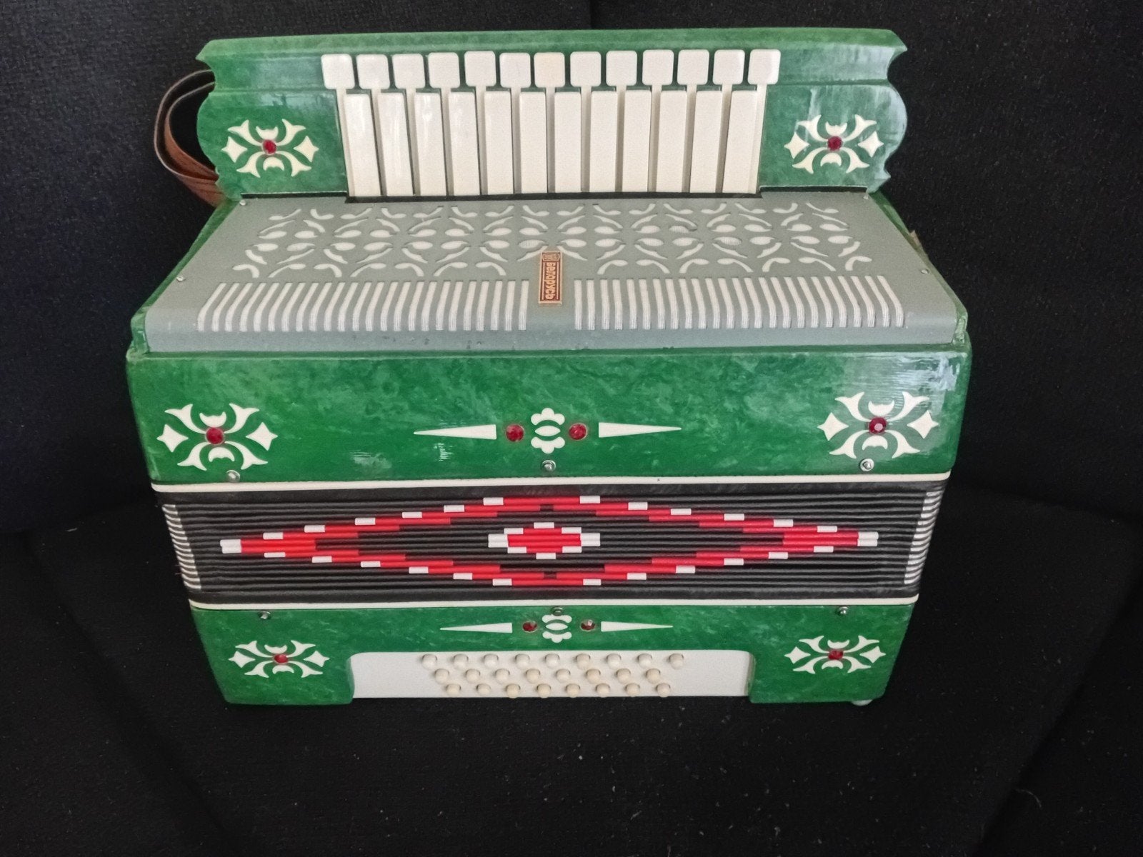 Mooie en goed onderhouden  in nieuwstaat is deze Garmoschka., Overige merken, Overige formaten, Met koffer, Ophalen of Verzenden