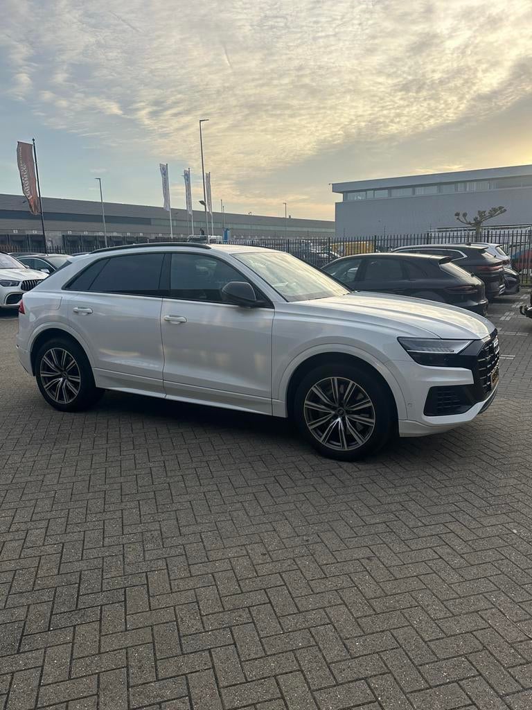 Audi Q8 55 Tfsi e Quattro 500 pk!! Tiptronic 2021 Wit, Automaat, 2995 cc, Q8, Plug-in hybride