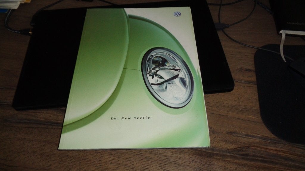 DIKKE Folder  VW  DE NIEUWE BEETLE  ,  4-1999, Verzenden, Nieuw, Volkswagen