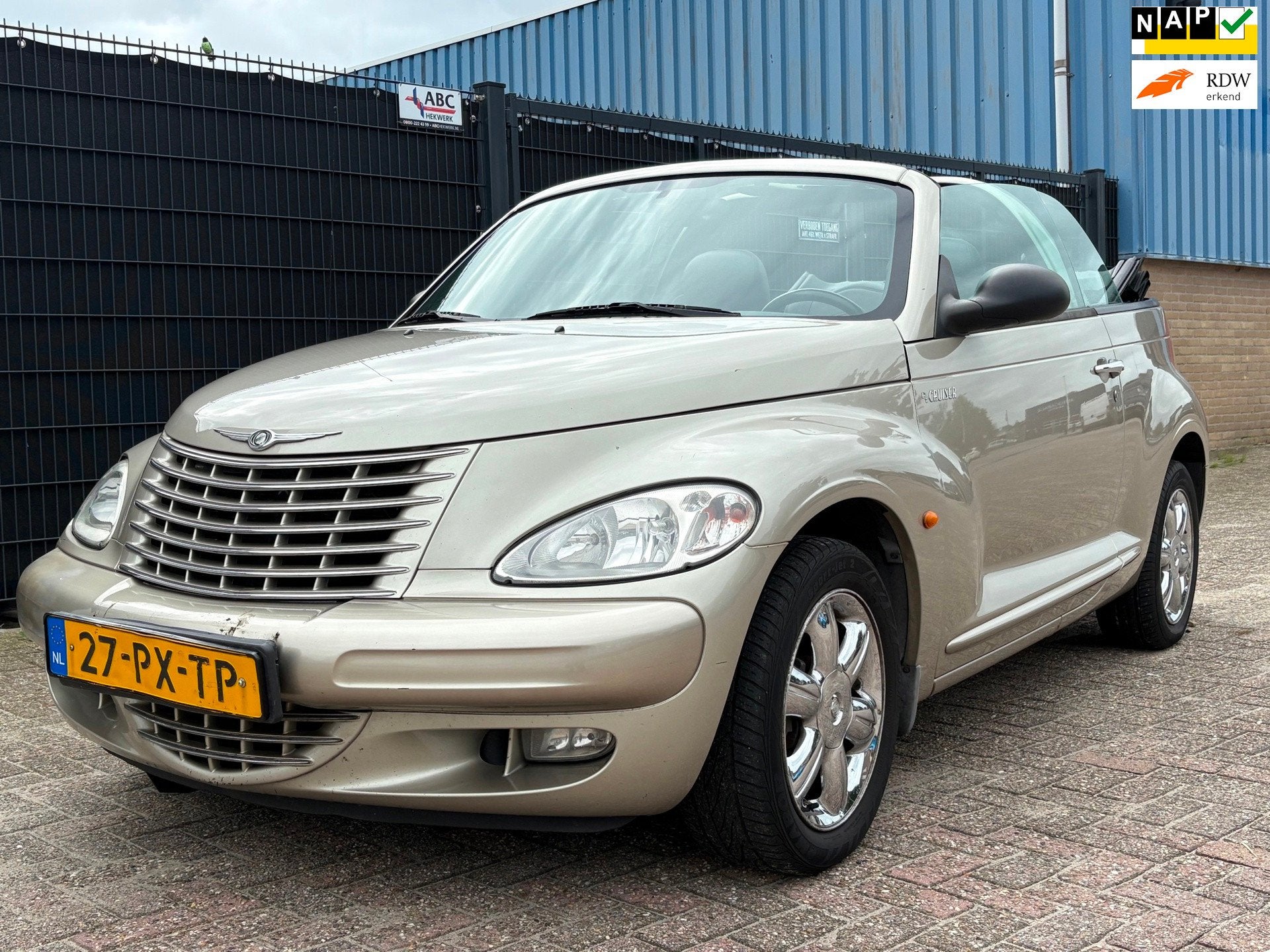 Chrysler PT Cruiser Cabrio 2.4i Limited, Auto's, Voorwielaandrijving, 450 kg, Gebruikt, Zwart