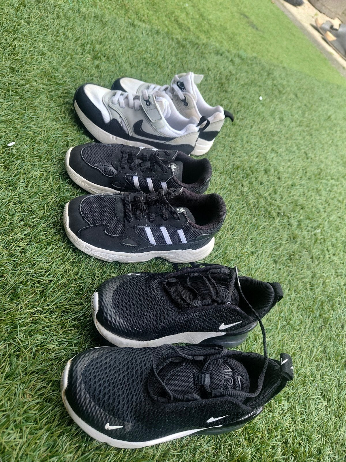 Nike Air Max en Adidas sneakers voor kinderen, Kinderen en Baby's, Gebruikt, Ophalen of Verzenden, Nike, Adidas, Jongen of Meisje