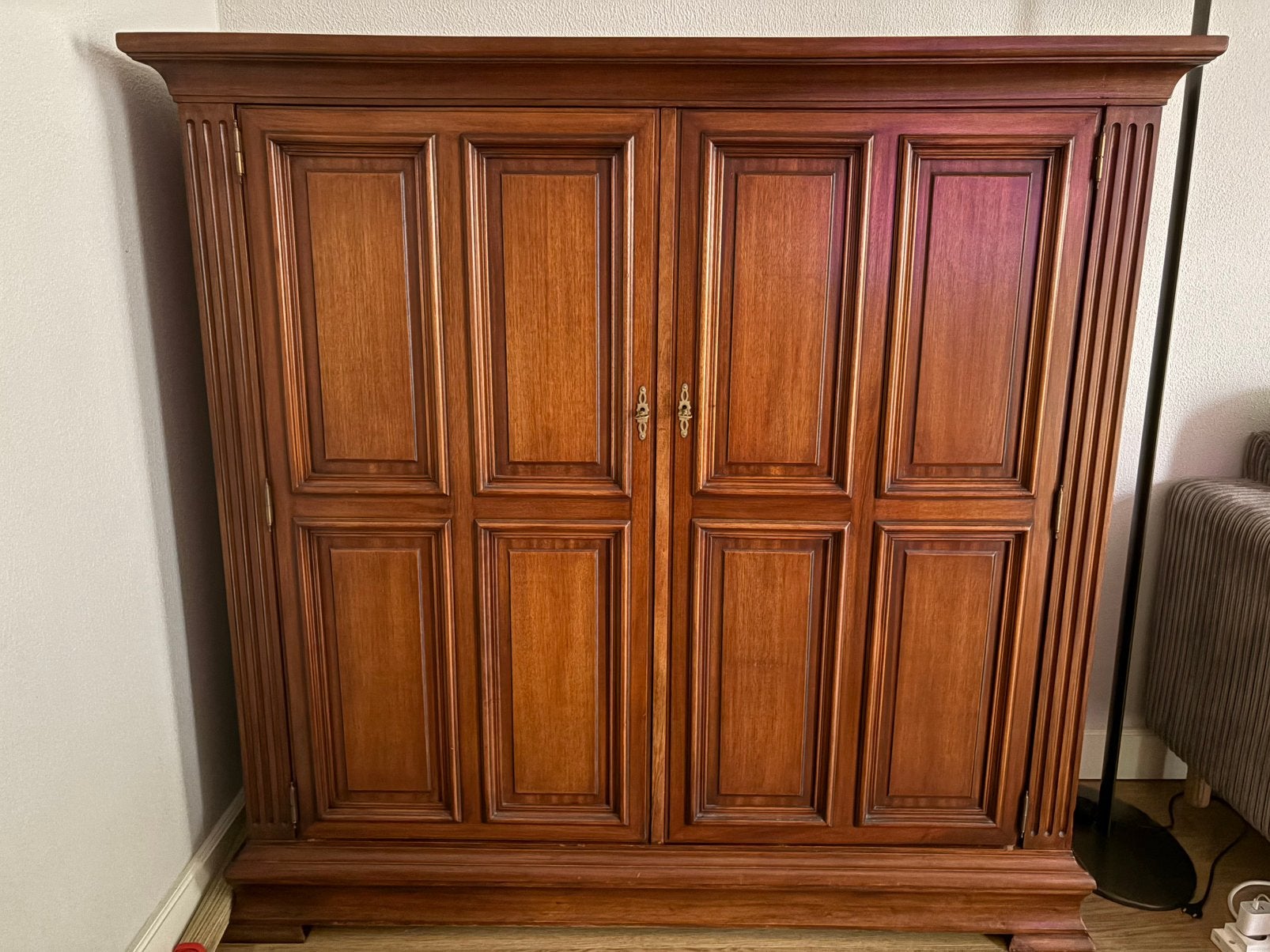 Wooden Cabinet, Ophalen