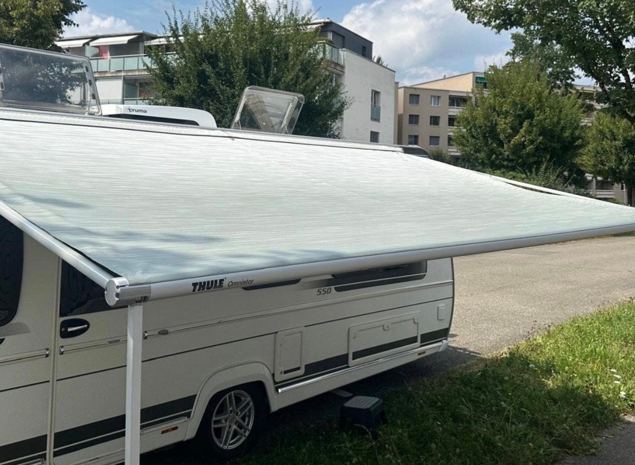 Thule omnistore 1200 425 breed 250 diep, Ophalen, Zo goed als nieuw