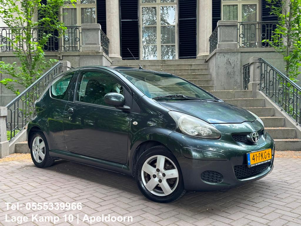 Toyota Aygo 1.0-12V Comfort Navigator Automaat Navi Airco El, Auto's, Euro 5, Gebruikt, 4 stoelen, 68 pk