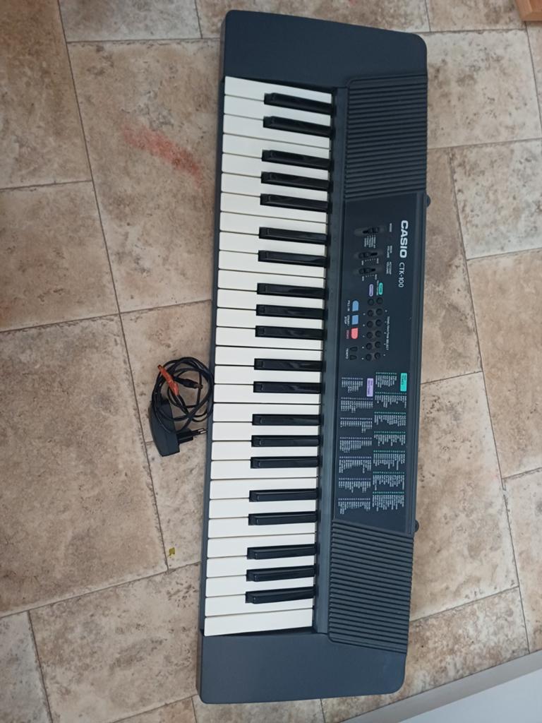 Casio CTK-100 Keyboard - Gebruikt, Inclusief Kabel, Muziek en Instrumenten, Keyboards, Ophalen, Gebruikt, 49 toetsen, Casio
