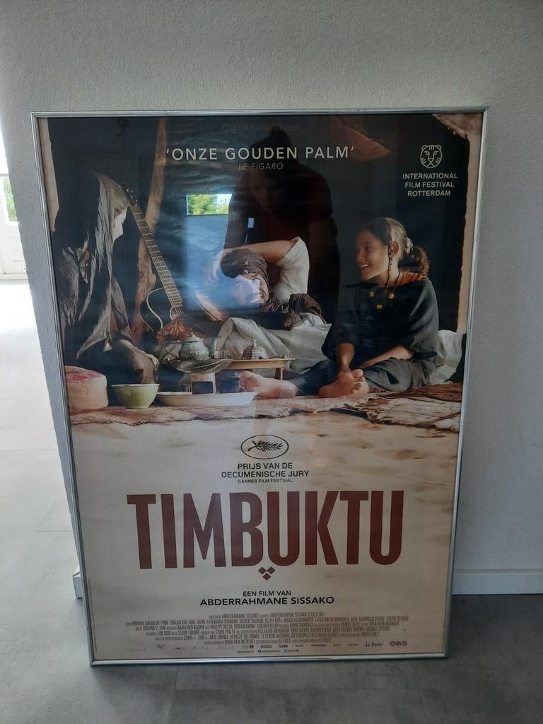 Filmposter in lijst, Ophalen