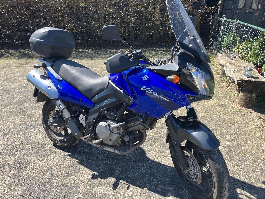 Suzuki V-strom DL 650, kleur blauw, weinig kilometers