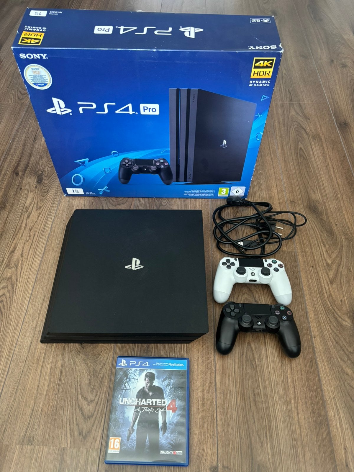 Playstation PS4 Pro met 1 TB SSD incl controllers en spel, Spelcomputers en Games, Spelcomputers | Sony PlayStation 4, Ophalen of Verzenden