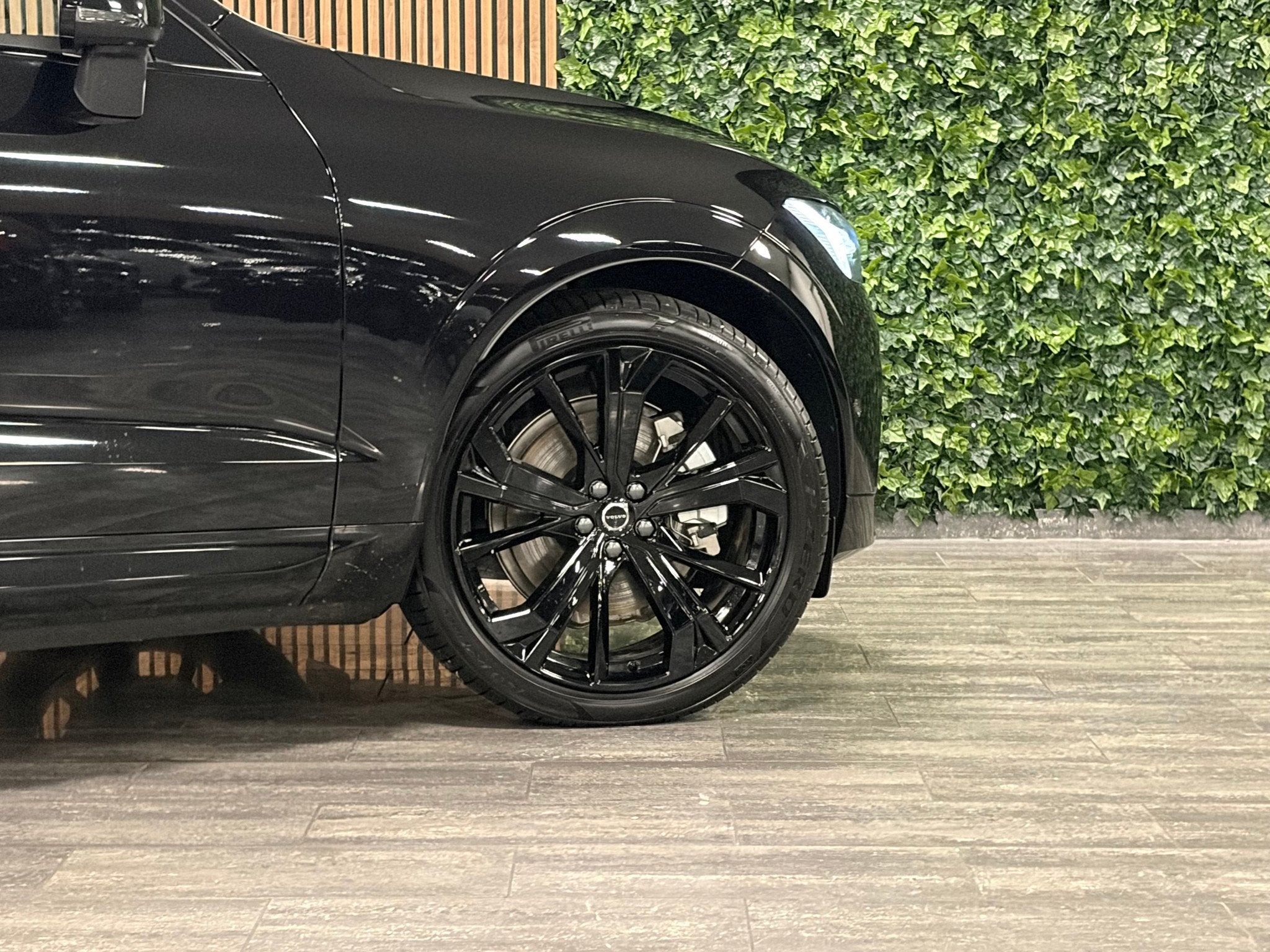 Volvo XC60 T6 AWD Recharge Ultra Black Edition, 12 maanden, Gebruikt, 4 cilinders, 150 min