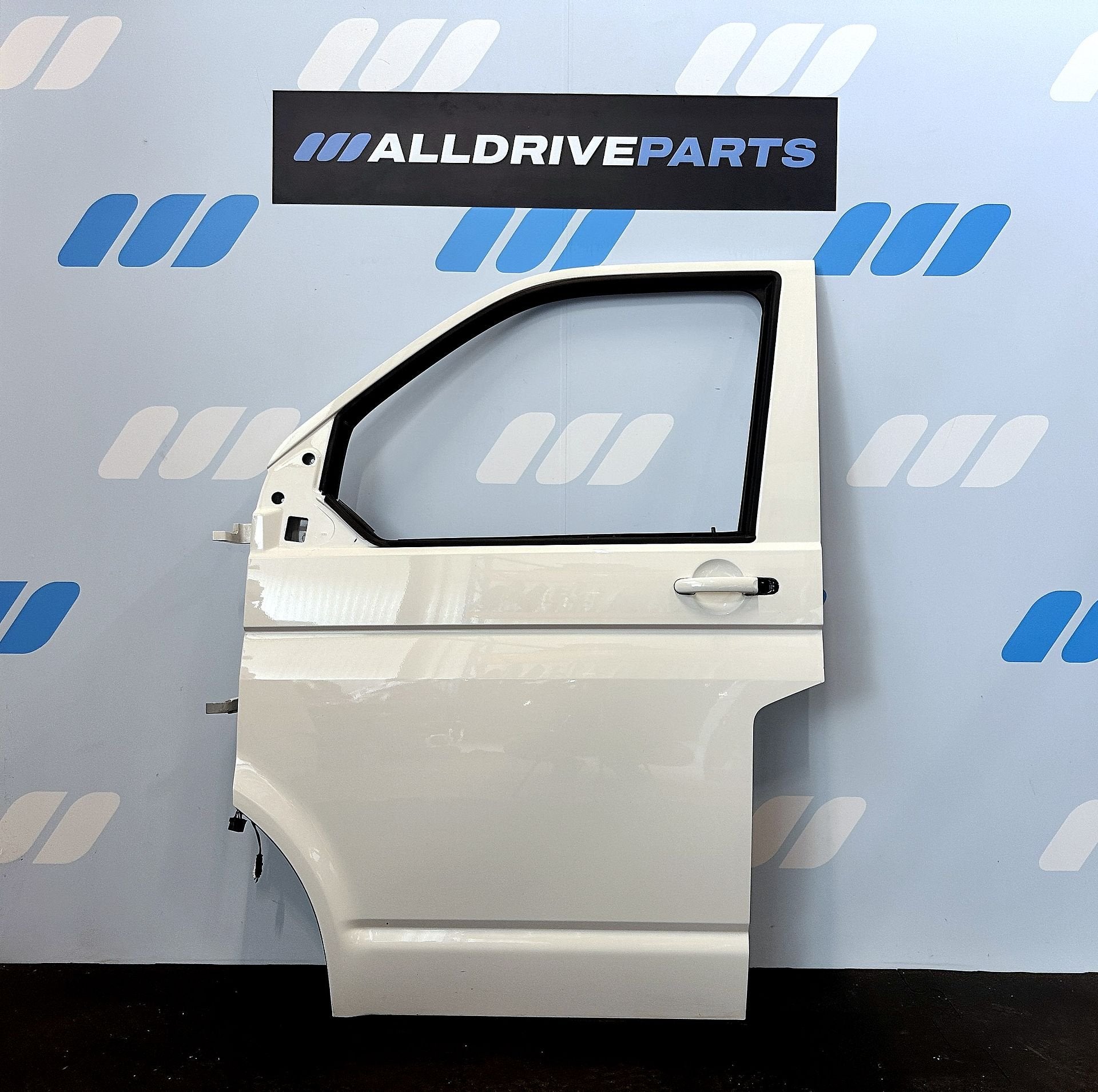 Voorportier links VW Transporter T6 wit LB9A 7LA831055