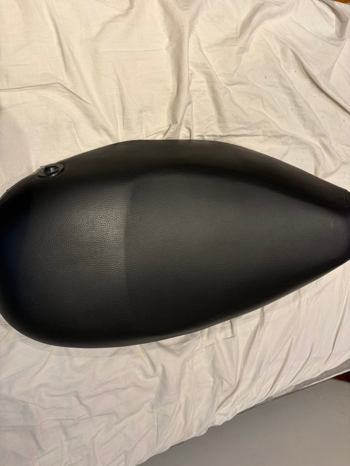 Mooi leren zip 2000 zadel, Motoren, Onderdelen | Harley-Davidson, Ophalen of Verzenden, Gebruikt