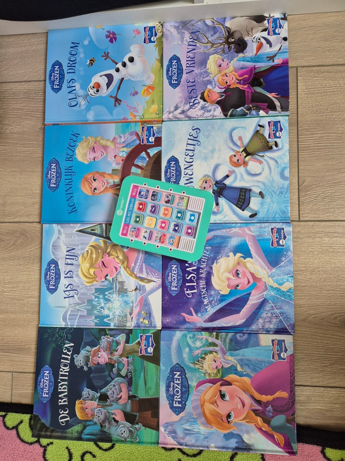 Disney Frozen boeken set met 8 boeken en interactieve reader, Boeken, Ophalen, Zo goed als nieuw