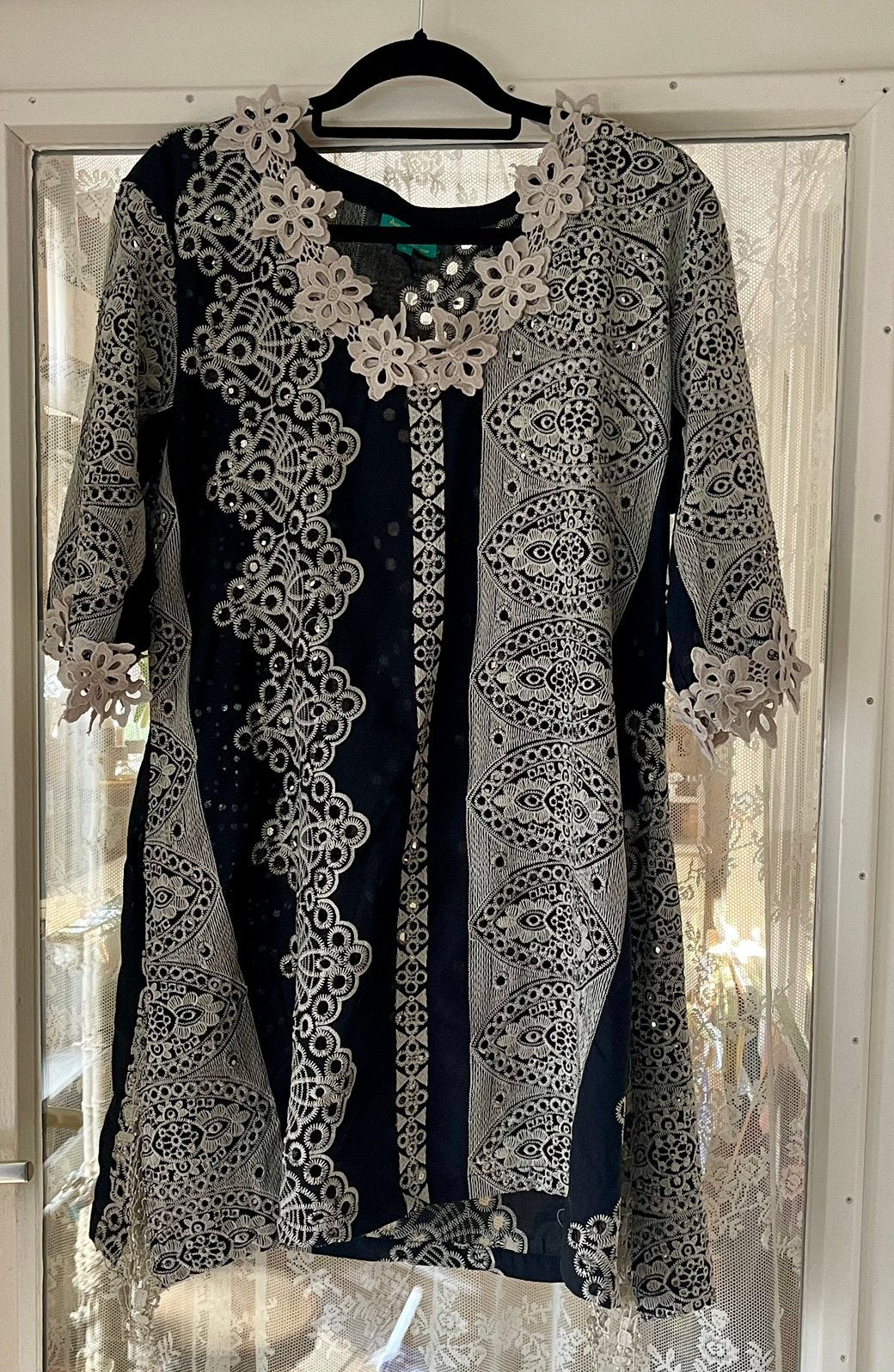 Antica Santoria XL, Kleding | Dames, Jurken, Ophalen of Verzenden, Zo goed als nieuw, Zwart, Boven de knie
