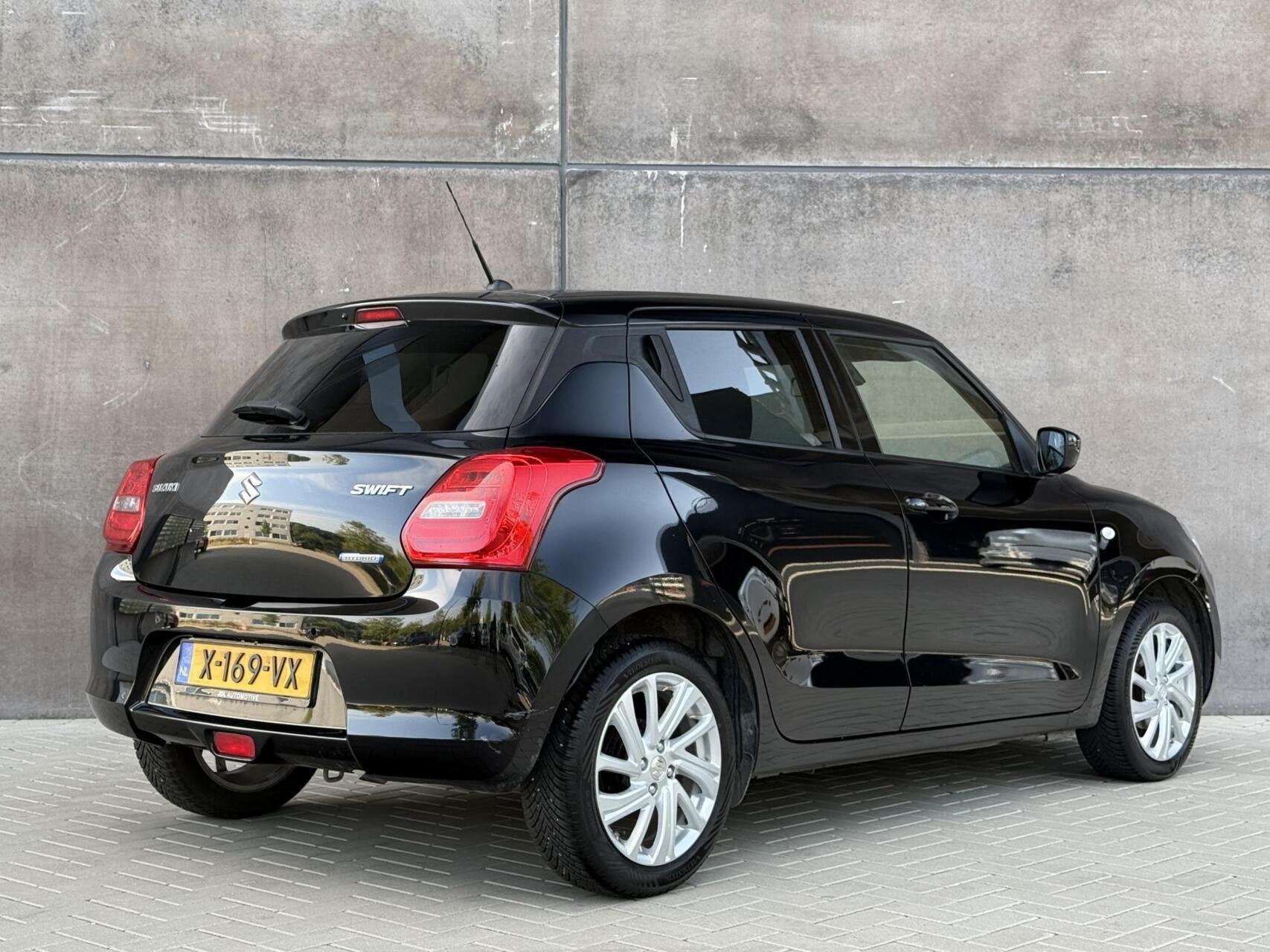Suzuki Swift 1.2 Style Smart Hybrid | Adaptieve cruise | Ful, 83 pk, Stof, Gebruikt, 4 cilinders
